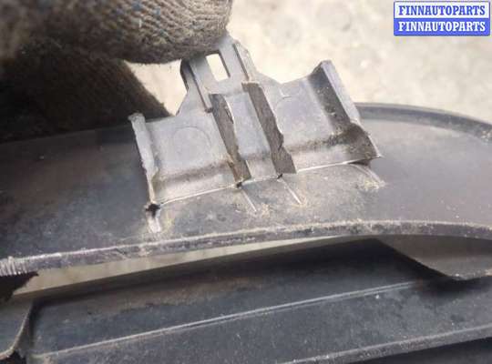 купить Решетка радиатора на Renault Trafic 2014-2025