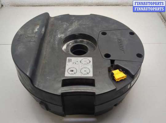 Сабвуфер AU1653427 на Audi Q7 2005-2015