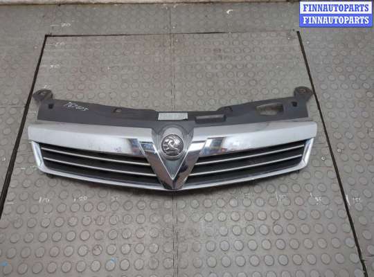 Решетка радиатора OP2412896 на Opel Astra H 2004-2010