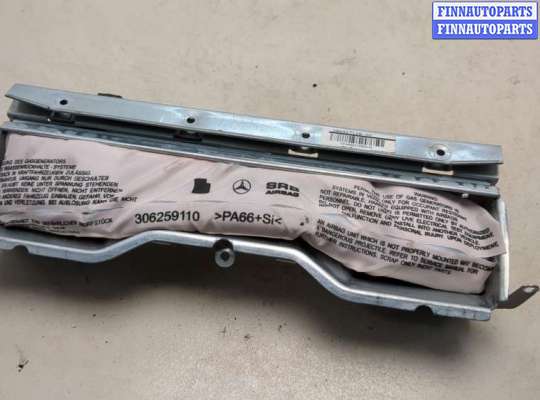 Подушка безопасности коленная MB1687279 на Mercedes C W204 2006-2015
