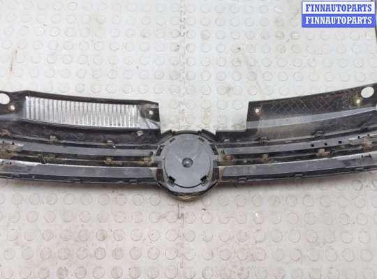 купить Решетка радиатора на Volkswagen Golf 6 2009-2012