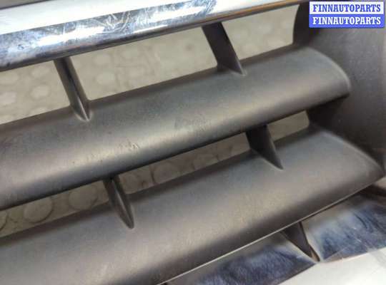 купить Решетка радиатора на Volkswagen Touareg 2002-2007