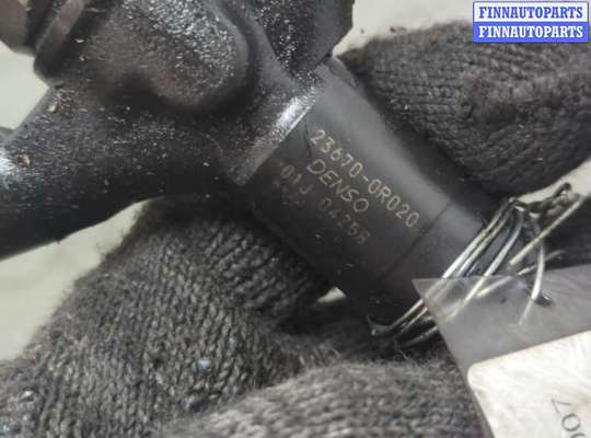 Форсунка топливная на Toyota RAV4 III (XA30)