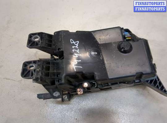 купить Блок предохранителей на Toyota RAV 4 2006-2013