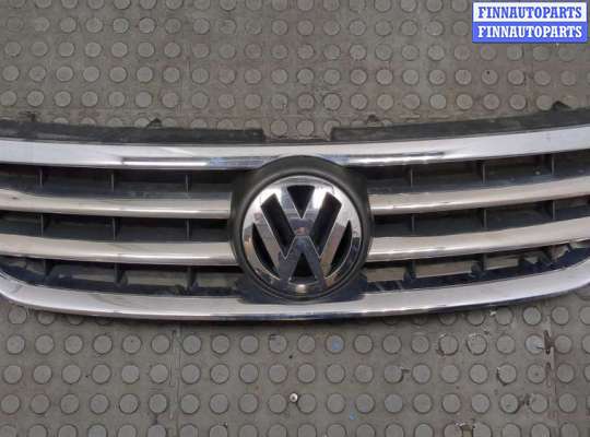 купить Решетка радиатора на Volkswagen Touareg 2002-2007