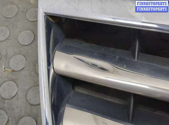 купить Решетка радиатора на Volkswagen Touareg 2002-2007
