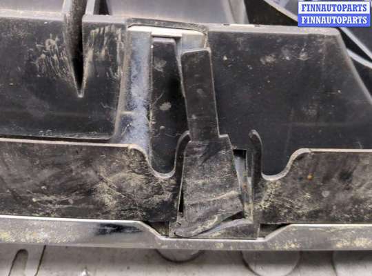 купить Решетка радиатора на Volkswagen Touareg 2002-2007