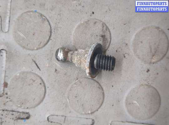 купить Кронштейн (лапа крепления) на Volvo XC60 2008-2017