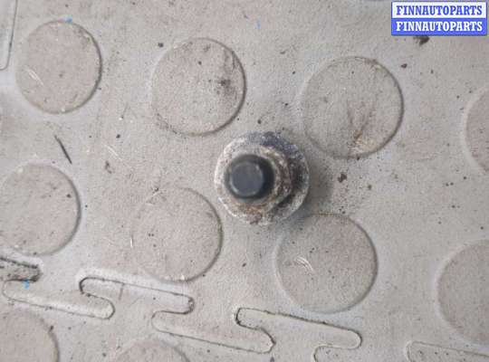 купить Кронштейн (лапа крепления) на Volvo XC60 2008-2017