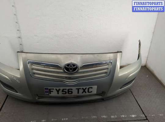 Решетка (заглушка) бампера на Toyota Avensis II (T250)