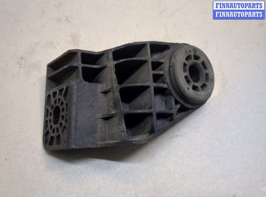 купить Кронштейн радиатора на Chevrolet Equinox 2017-2024