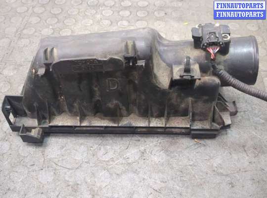 купить Измеритель потока воздуха (расходомер) на Toyota Yaris 2005-2011