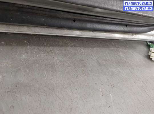 купить Стекло боковой двери на Pontiac Vibe 1 2002-2008