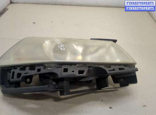 Кронштейн фары RN1457188 на Renault Megane 2 2002-2009