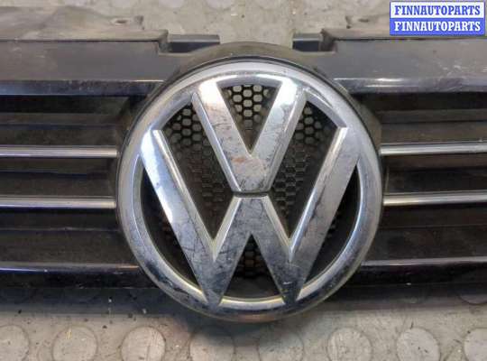 купить Решетка радиатора на Volkswagen Jetta 6 2010-2018