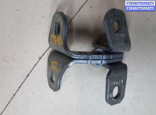 Петля двери на Chevrolet Cruze II (J400)