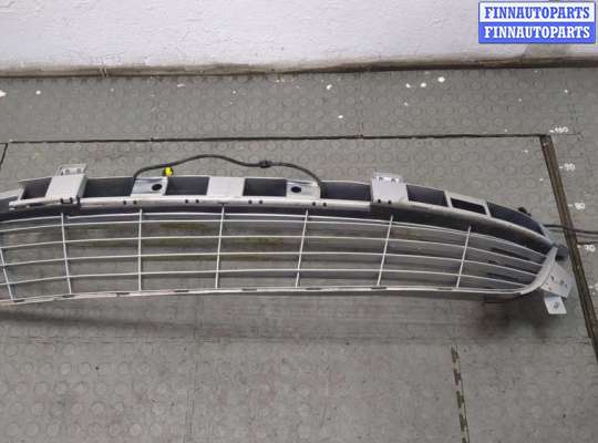 купить Заглушка (решётка) бампера на Renault Scenic 2009-2012