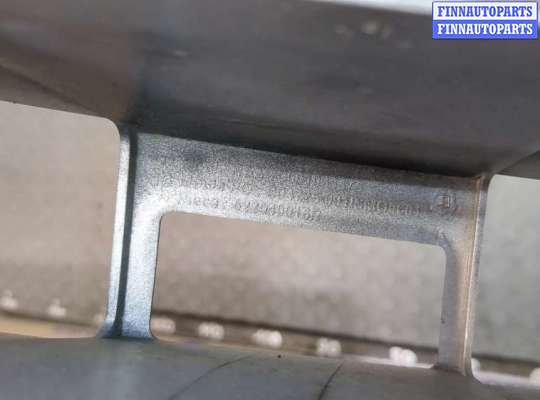 купить Заглушка (решётка) бампера на Renault Scenic 2009-2012