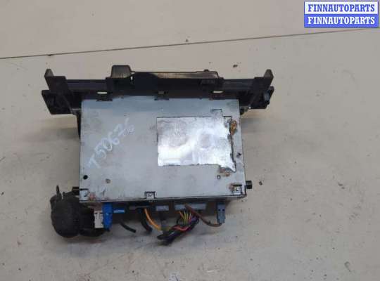 Проигрыватель, чейнджер CD/DVD LRS7888 на Land Rover Discovery 4 2009-2016