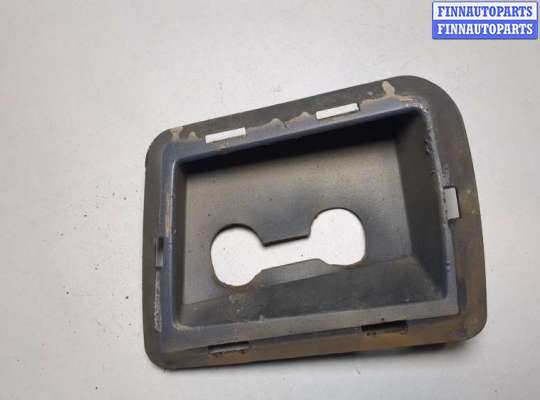 купить Заглушка буксировочного крюка на Cadillac Escalade 3 2006-2014