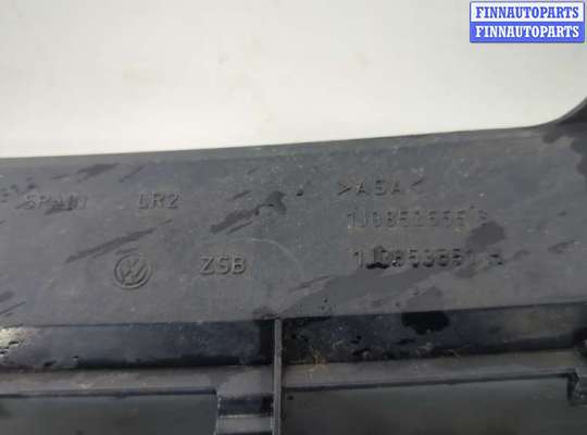 купить Решетка радиатора на Volkswagen Golf 4 1997-2005