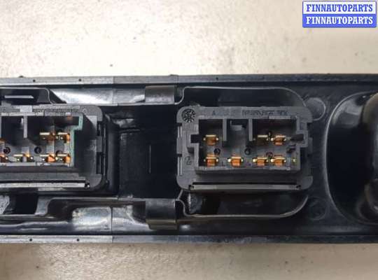 купить Кнопка стеклоподъемника (блок кнопок) на Peugeot 307