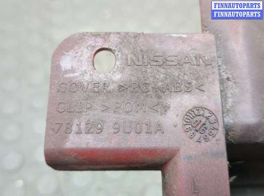 купить Накладка под фонарь на Nissan Note E11 2005-2013