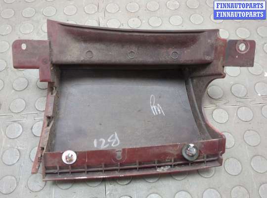 купить Накладка под фонарь на Nissan Note E11 2005-2013