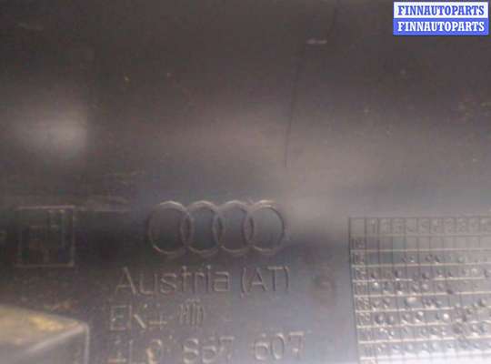 купить Пластик (обшивка) внутреннего пространства багажника на Audi Q7 2009-2015
