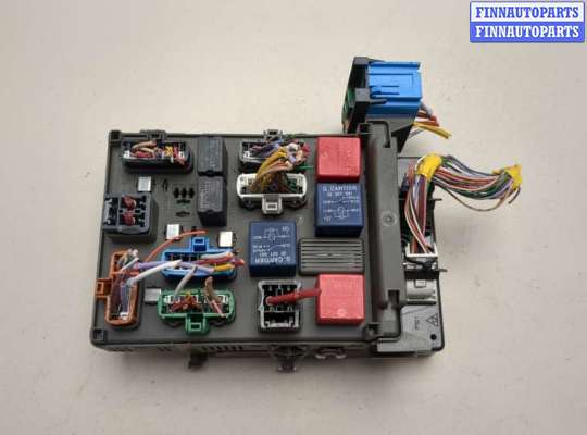 Блок предохранителей RN1578185 на Renault Laguna 2 2001-2007