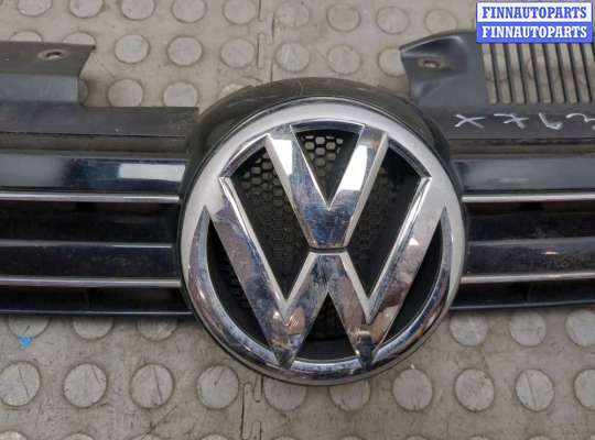 купить Решетка радиатора на Volkswagen Golf 6 2008-2012