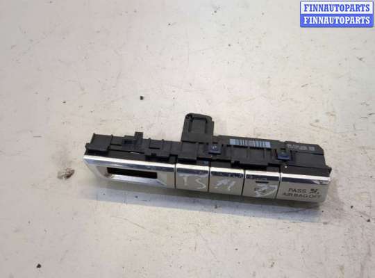 купить Кнопка парктроника на Audi A8 (D4) 2010-2017