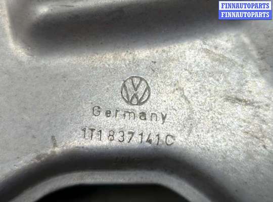 купить Кронштейн (лапа крепления) на Volkswagen Touran 2003-2006