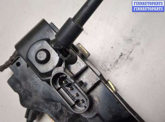 Замок боковой двери на Renault Megane II