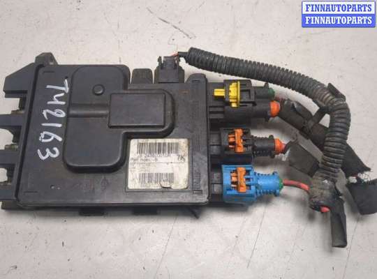 Блок предохранителей RN1496357 на Renault Megane 3 2009-2016