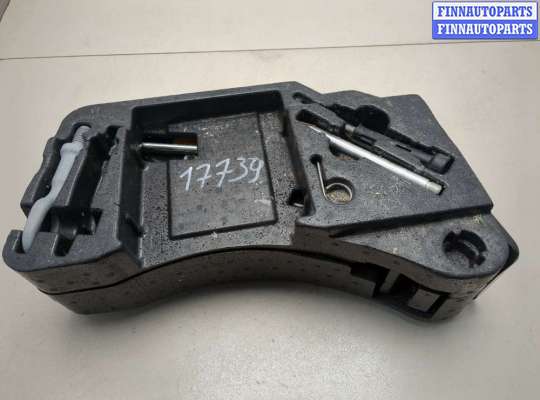 купить Набор инструментов штатный на Volkswagen Touareg 2010-2014