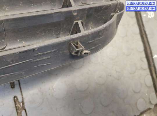 купить Решетка радиатора на Volkswagen Transporter 5 2003-2015