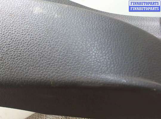 купить Обшивка центральной стойки на Volkswagen Golf 7 2012-2020