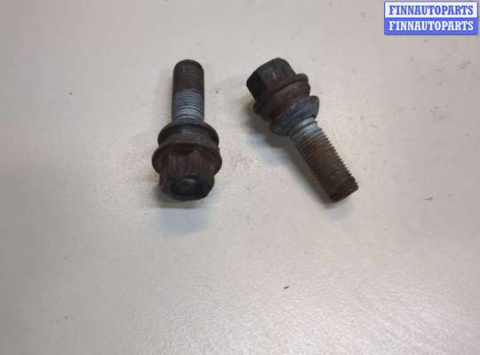 Болт колесный AU1621530 на Audi Q7 2005-2015