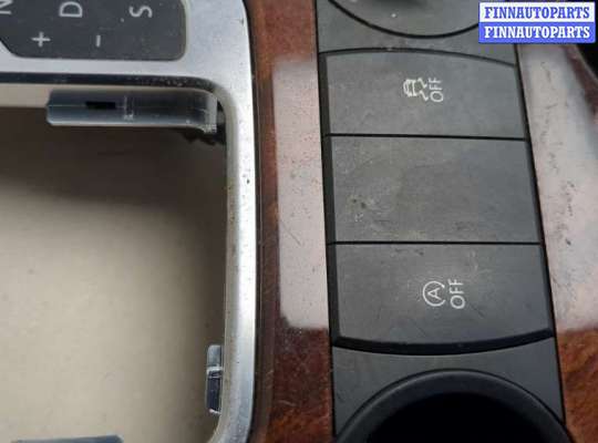 купить Рамка под кулису на Volkswagen Touareg 2010-2014