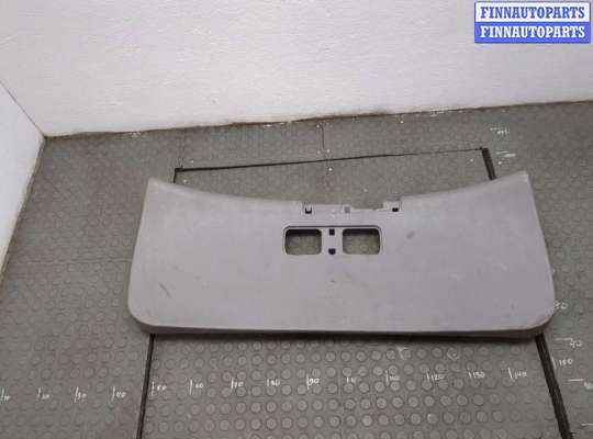 купить Обшивка крышки (двери) багажника на Pontiac Vibe 1 2002-2008