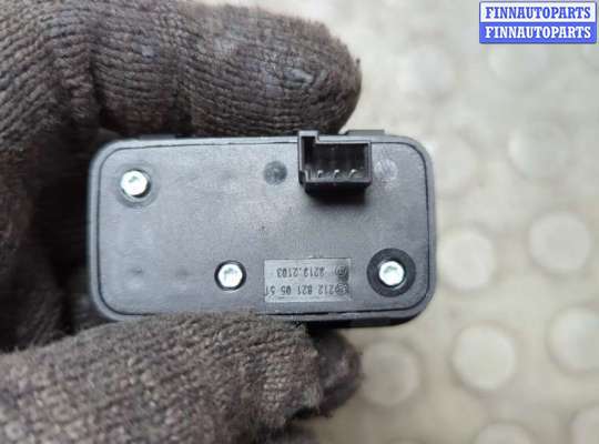 купить Кнопка открывания багажника салонная на Mercedes GL X166 2012-2016