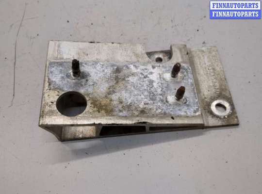 Кронштейн бампера NS988618 на Nissan Pathfinder 2012-2020