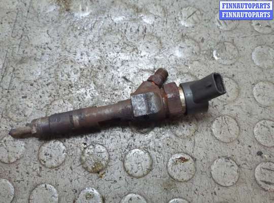 Форсунка топливная RN1568050 на Opel Vivaro 2001-2014