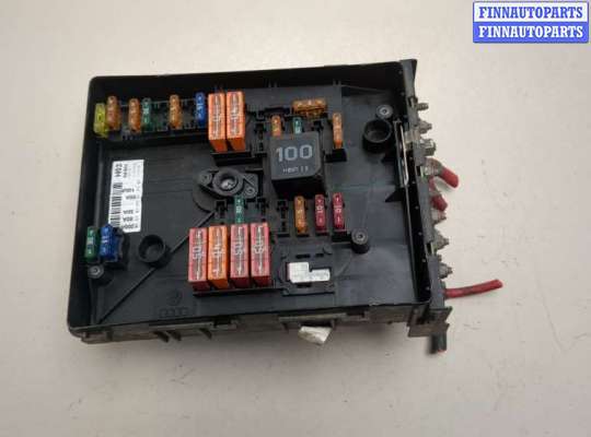 Блок предохранителей VG2737982 на Volkswagen Golf 5 2003-2009