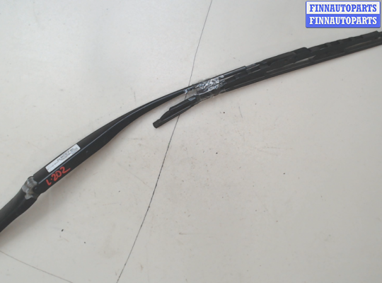 Поводок дворника на Toyota Camry XV40