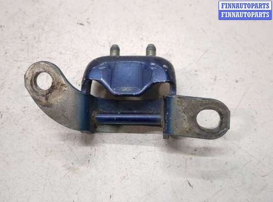 купить Петля двери на Toyota Matrix 2002-2008