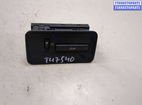 купить Кнопка открывания багажника салонная на Land Rover Range Rover 4 2012-2021