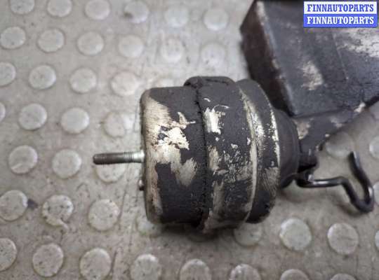 купить Подушка крепления двигателя на Volkswagen Passat 5 2000-2005