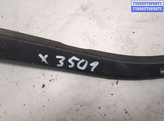 Поводок дворника на Peugeot 307